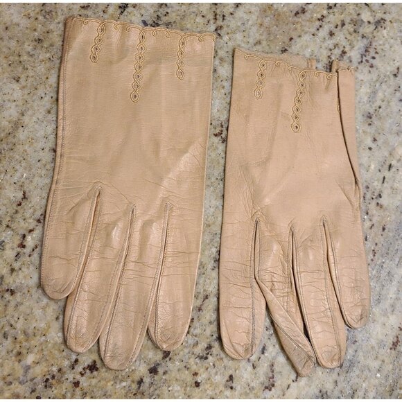 Vintage Size M Beige Kid Leather Formal 8" Gloves Eyelet Trellis Wrist - Picture 1 of 16